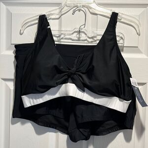 NWT Aqua Couture bikini top with swim shorts size 2x